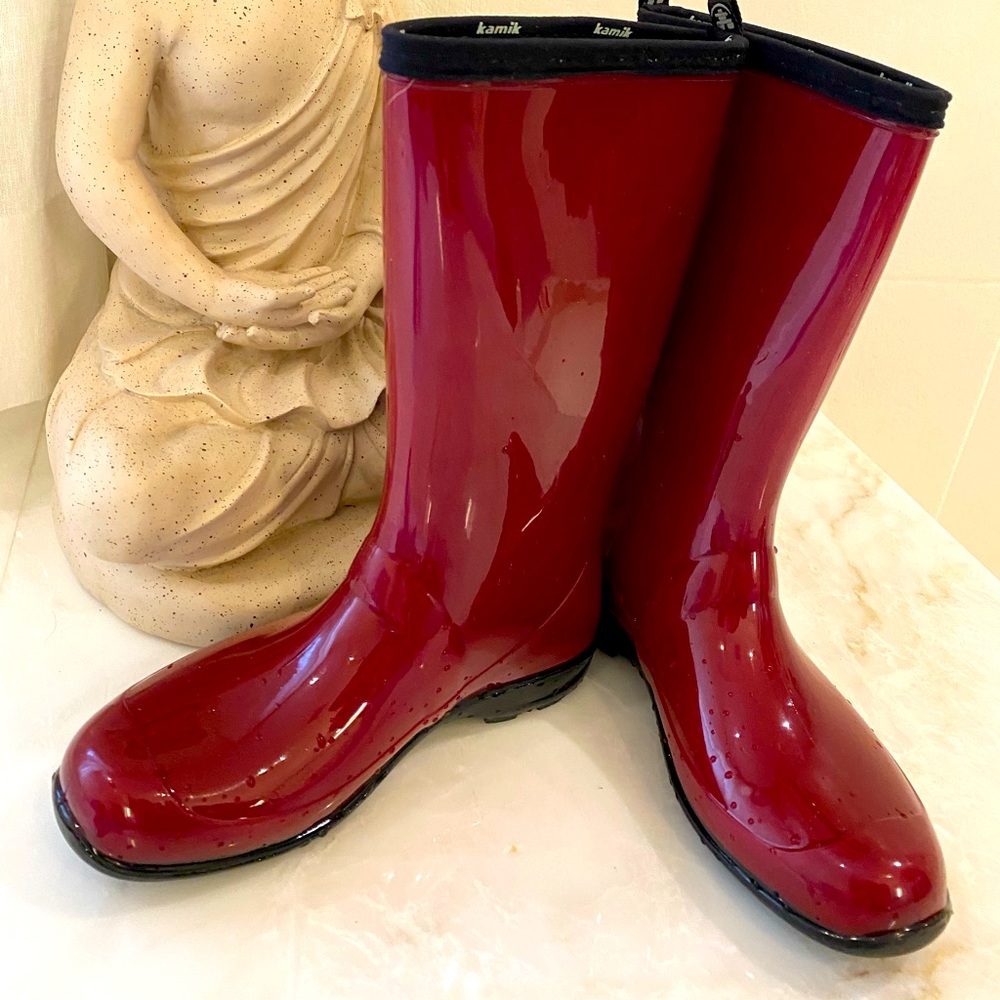 🎉HP🎉 EUC Kamik red rubber boots